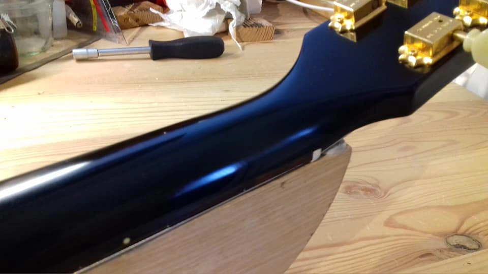 Gibson Les Paul Halsbruch Reparatur – Detailansicht 12 – Gitarrenreparatur bei Dresden und Meißen